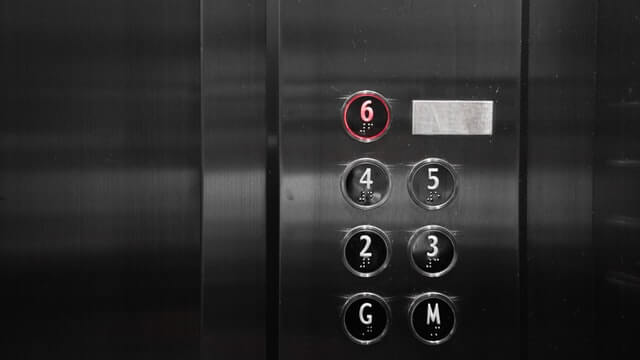 Which floor would you like to get off at?ハチャメチャ英語！Today’s soliloquy.